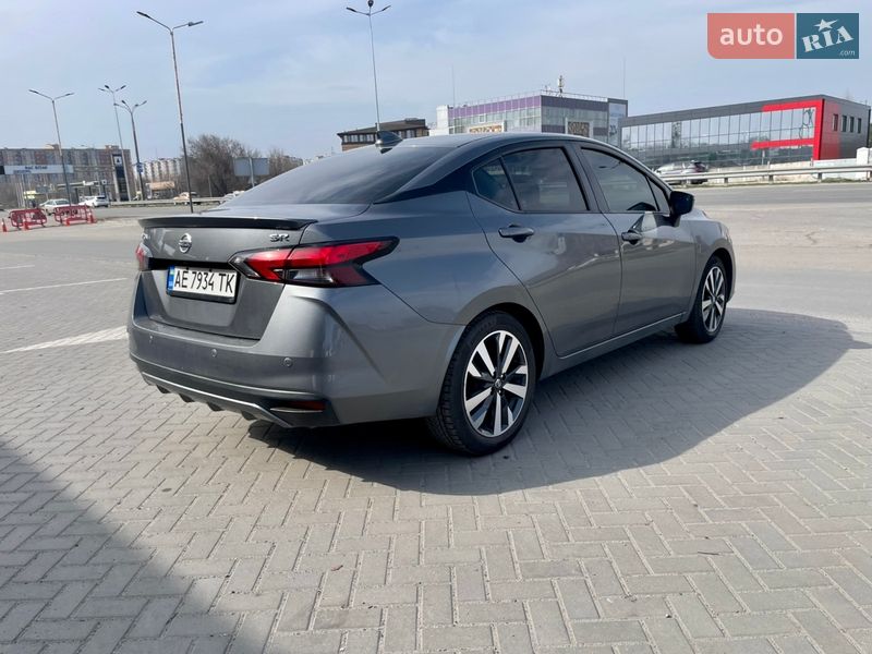 Седан Nissan Versa 2019 в Днепре
