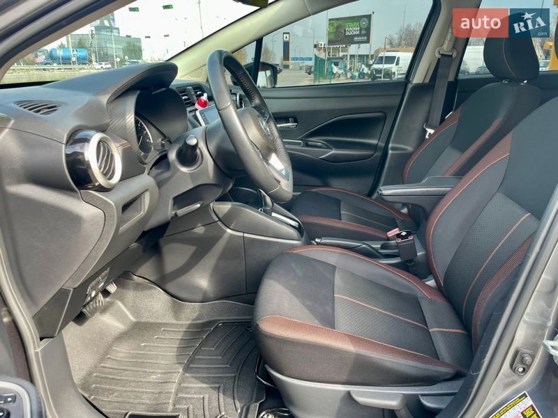 Седан Nissan Versa 2019 в Днепре
