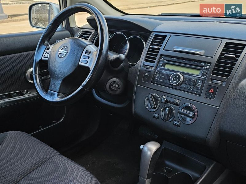 Седан Nissan Versa 2007 в Киеве фото 17 Седан Nissan Versa 2007 в Киеве
