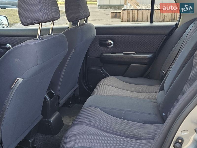 Седан Nissan Versa 2007 в Киеве фото 24 Седан Nissan Versa 2007 в Киеве