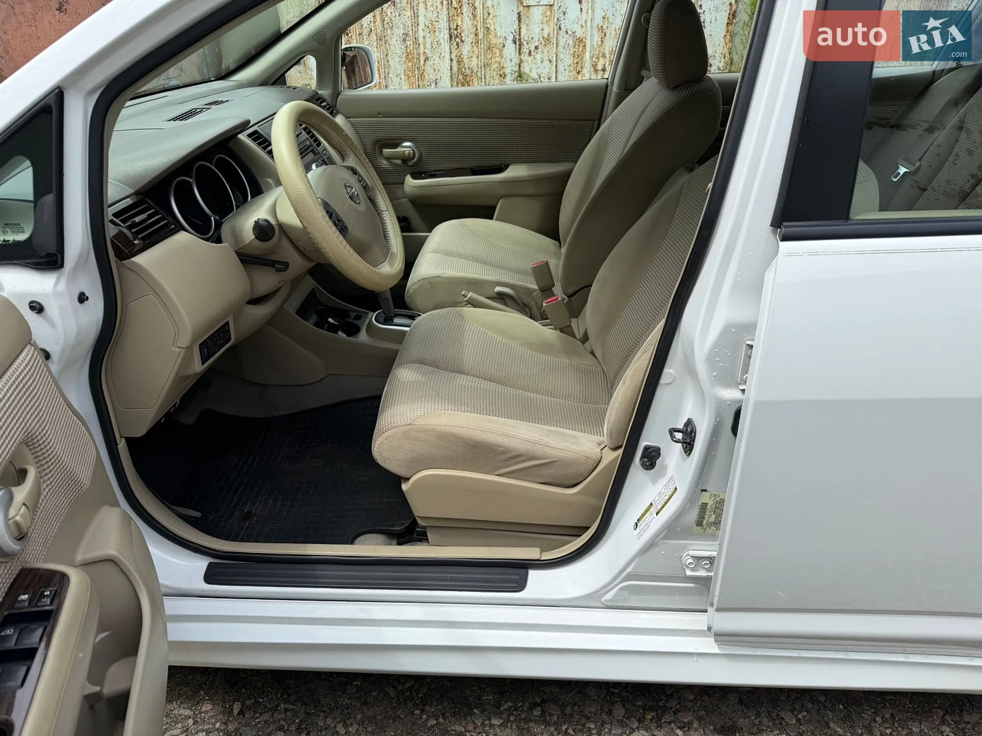 2010 Nissan Versa - мініатюра 30
