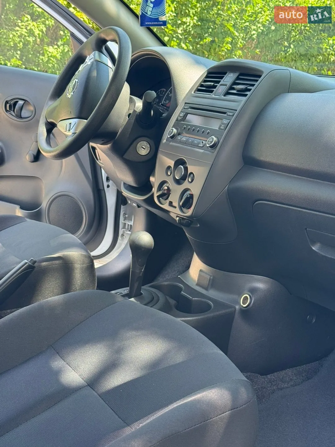 2017 Nissan Versa - мініатюра 11