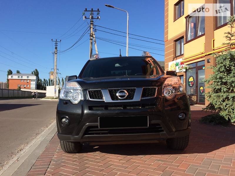Позашляховик / Кросовер Nissan X-Trail 2011 в Вишневому фото 7 Позашляховик / Кросовер Nissan X-Trail 2011 в Вишневому