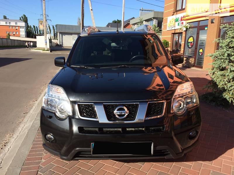 Позашляховик / Кросовер Nissan X-Trail 2011 в Вишневому фото 9 Позашляховик / Кросовер Nissan X-Trail 2011 в Вишневому