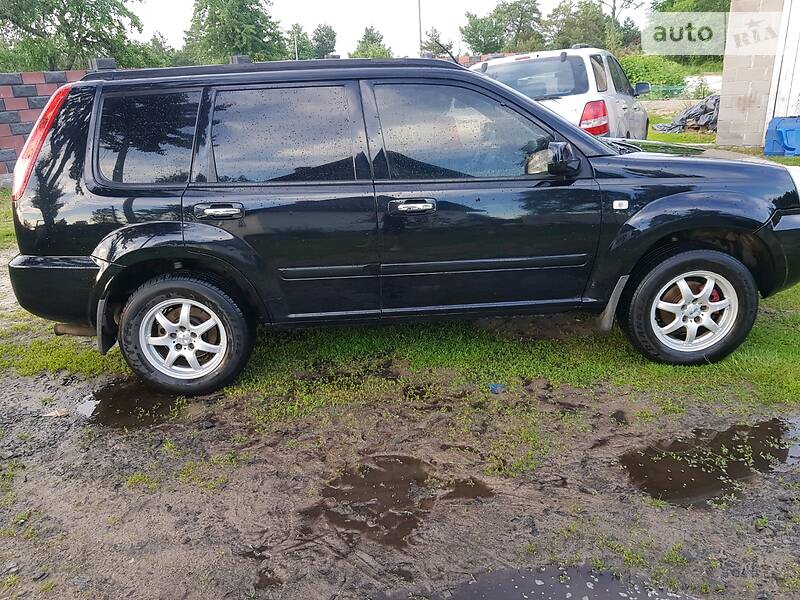 Позашляховик / Кросовер Nissan X-Trail 2006 в Вараші