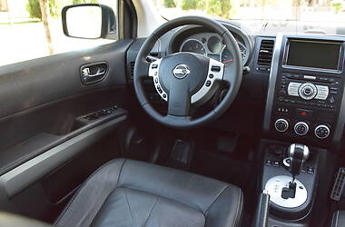 Позашляховик / Кросовер Nissan X-Trail 2009 в 