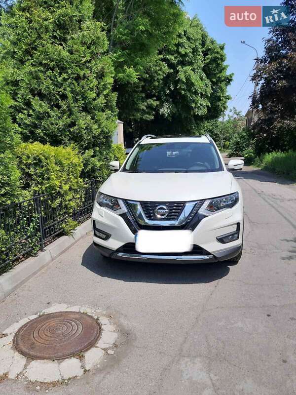 Внедорожник / Кроссовер Nissan X-Trail 2017 в Днепре