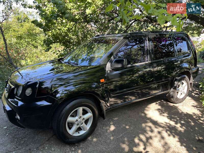Внедорожник / Кроссовер Nissan X-Trail 2003 в 
