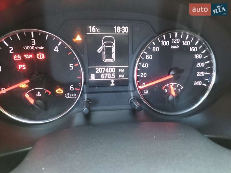 Позашляховик / Кросовер Nissan X-Trail 2011 в Млиніві