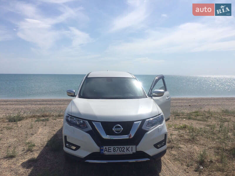 Позашляховик / Кросовер Nissan X-Trail 2018 в Новомосковську