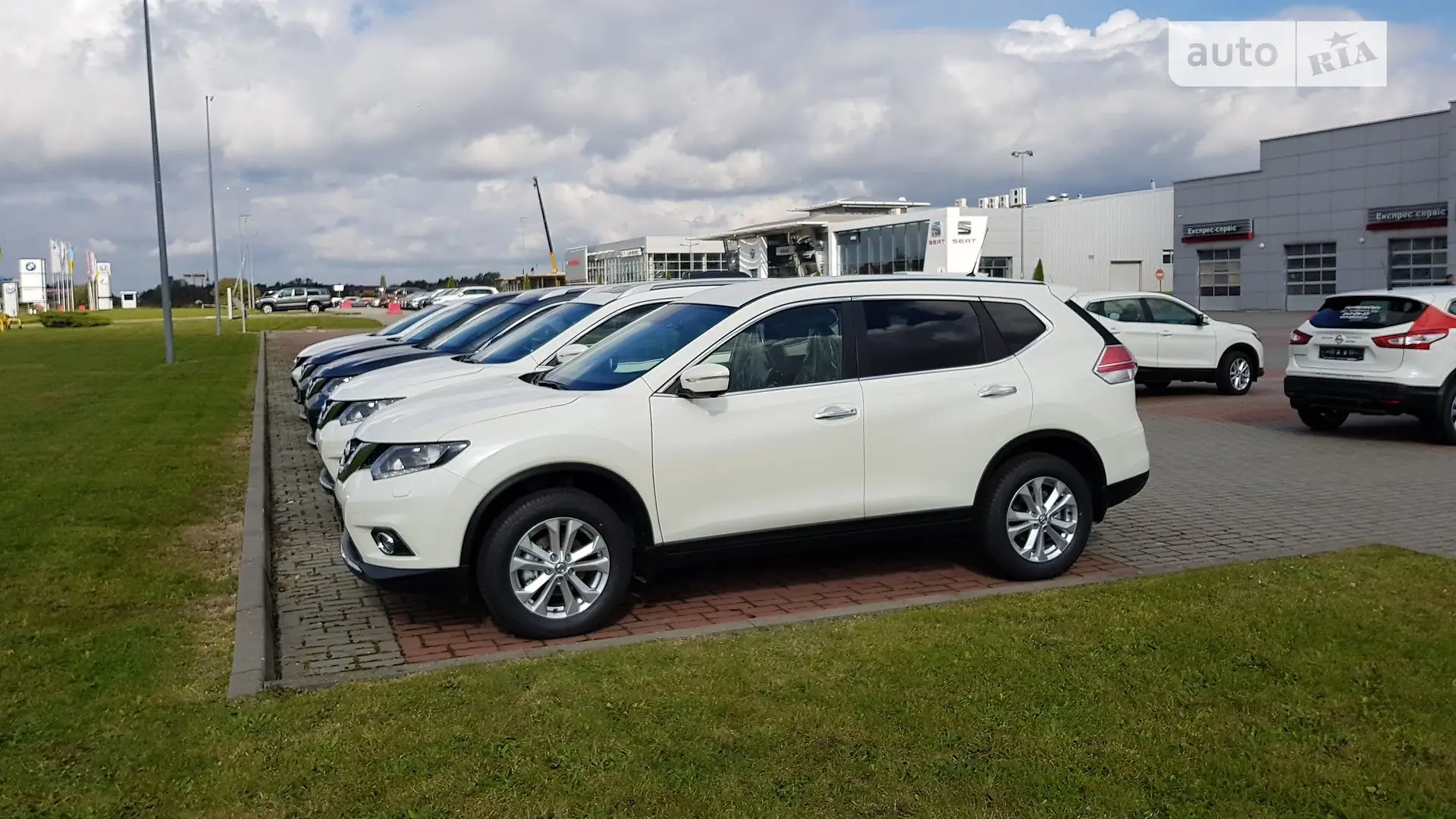 2017 Nissan X-Trail - мініатюра 2