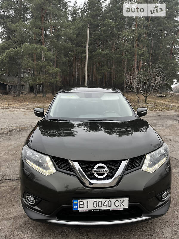 Внедорожник / Кроссовер Nissan X-Trail 2017 в Полтаве