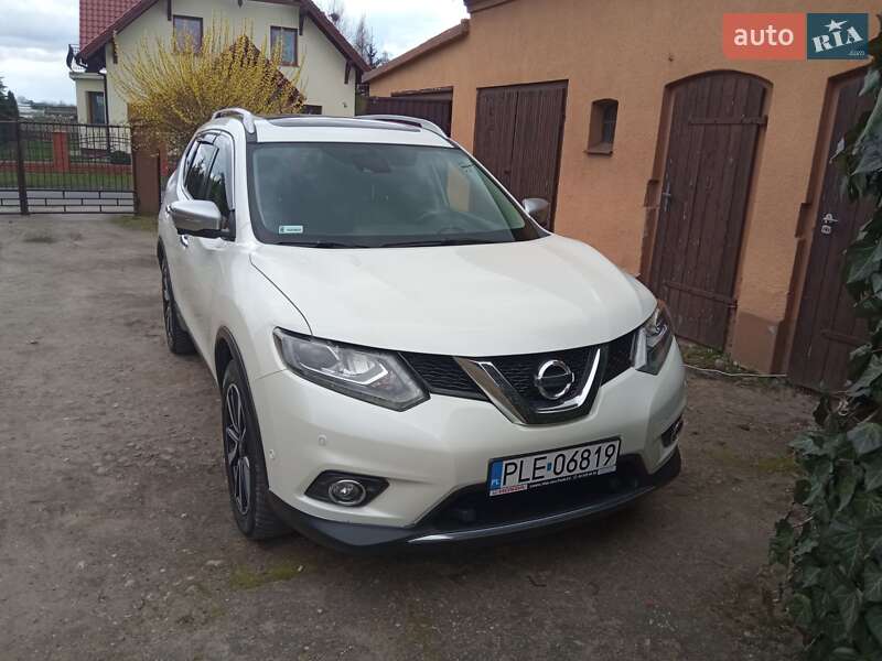 Внедорожник / Кроссовер Nissan X-Trail 2016 в Демидовке