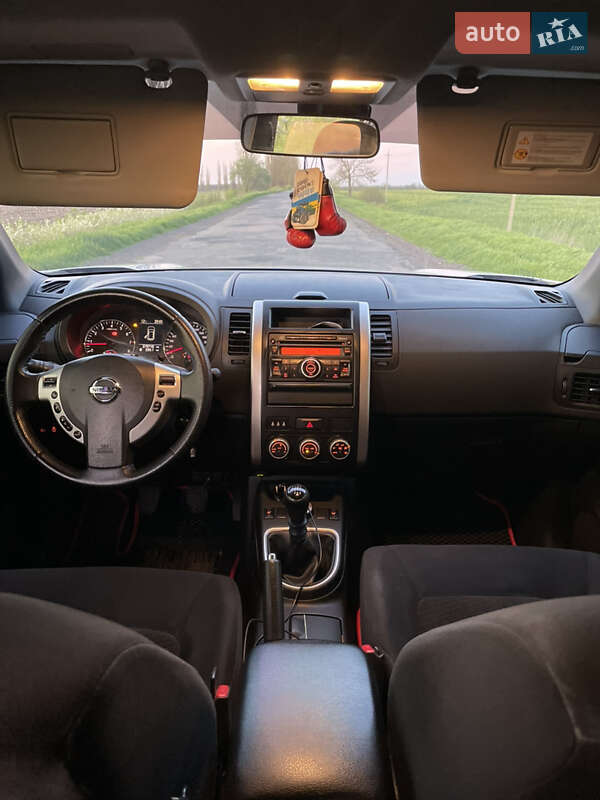 Позашляховик / Кросовер Nissan X-Trail 2012 в Новоархангельську