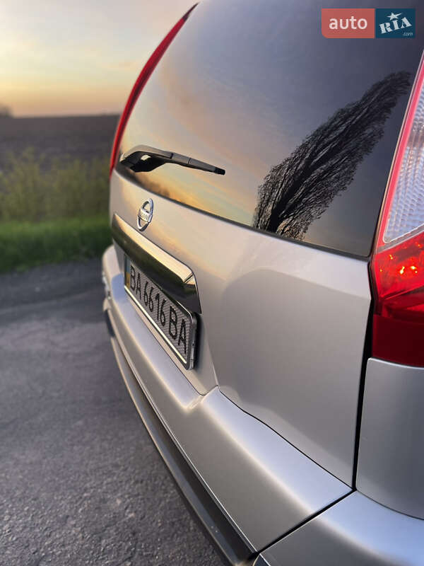 Позашляховик / Кросовер Nissan X-Trail 2012 в Новоархангельську