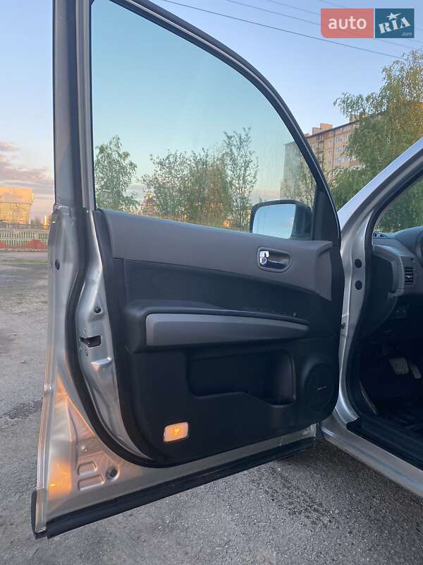 Позашляховик / Кросовер Nissan X-Trail 2008 в Івано-Франківську