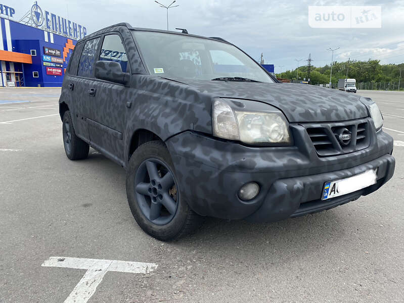 Внедорожник / Кроссовер Nissan X-Trail 2003 в 