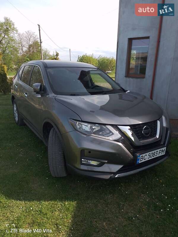 Внедорожник / Кроссовер Nissan X-Trail 2017 в Самборе