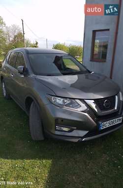 Внедорожник / Кроссовер Nissan X-Trail 2017 в Самборе