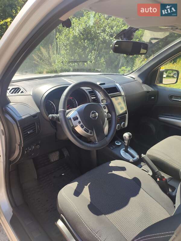 Позашляховик / Кросовер Nissan X-Trail 2011 в Києві