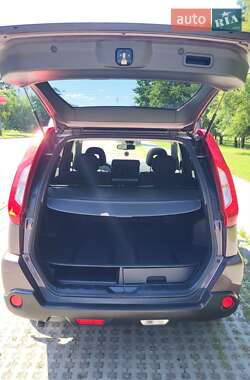 Внедорожник / Кроссовер Nissan X-Trail 2012 в 