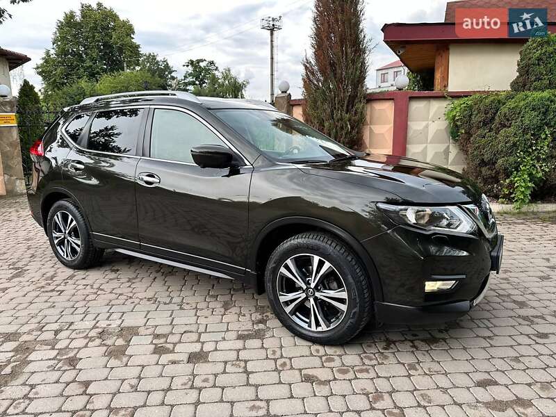 Позашляховик / Кросовер Nissan X-Trail 2017 в Івано-Франківську