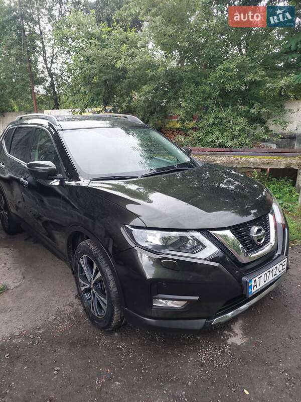 Позашляховик / Кросовер Nissan X-Trail 2017 в Івано-Франківську