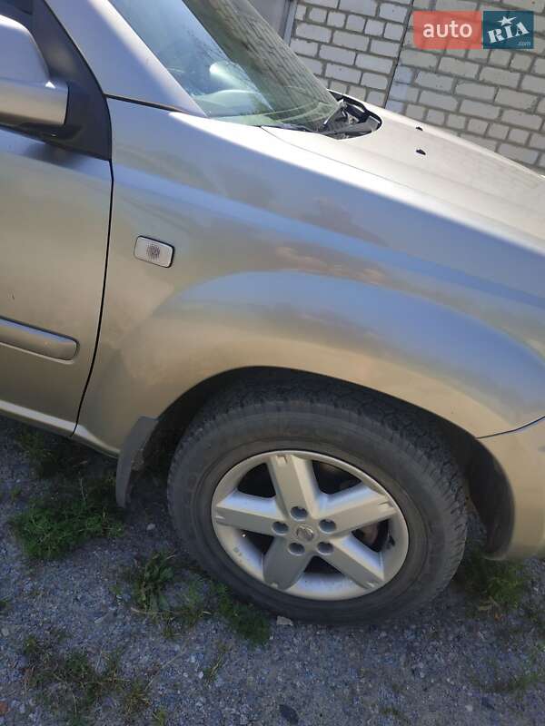 Позашляховик / Кросовер Nissan X-Trail 2005 в Харкові