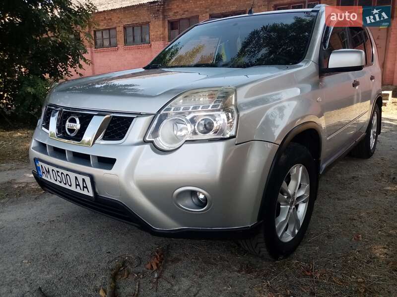 Позашляховик / Кросовер Nissan X-Trail 2011 в Звягелі