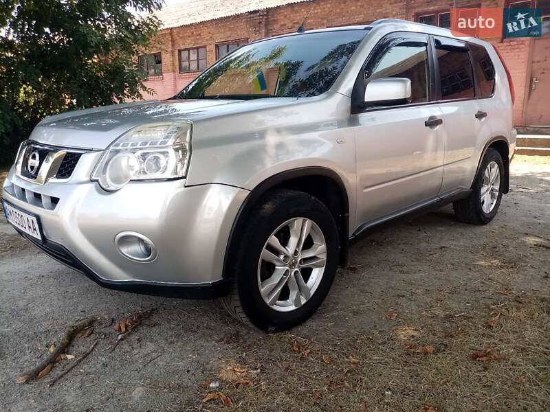 Позашляховик / Кросовер Nissan X-Trail 2011 в Звягелі