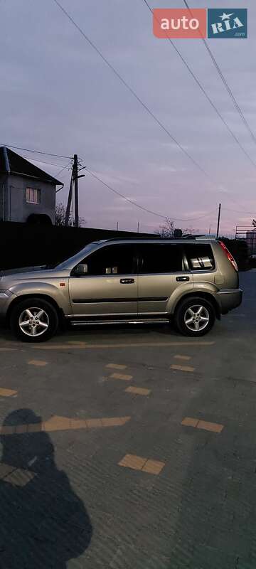 Внедорожник / Кроссовер Nissan X-Trail 2003 в Покровске фото Внедорожник / Кроссовер Nissan X-Trail 2003 в Покровске