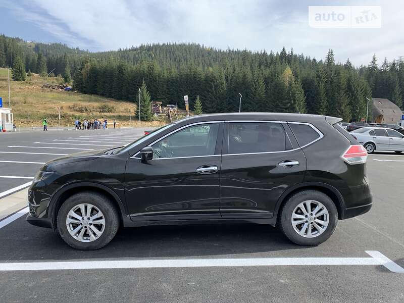 Внедорожник / Кроссовер Nissan X-Trail 2015 в Старом Самборе