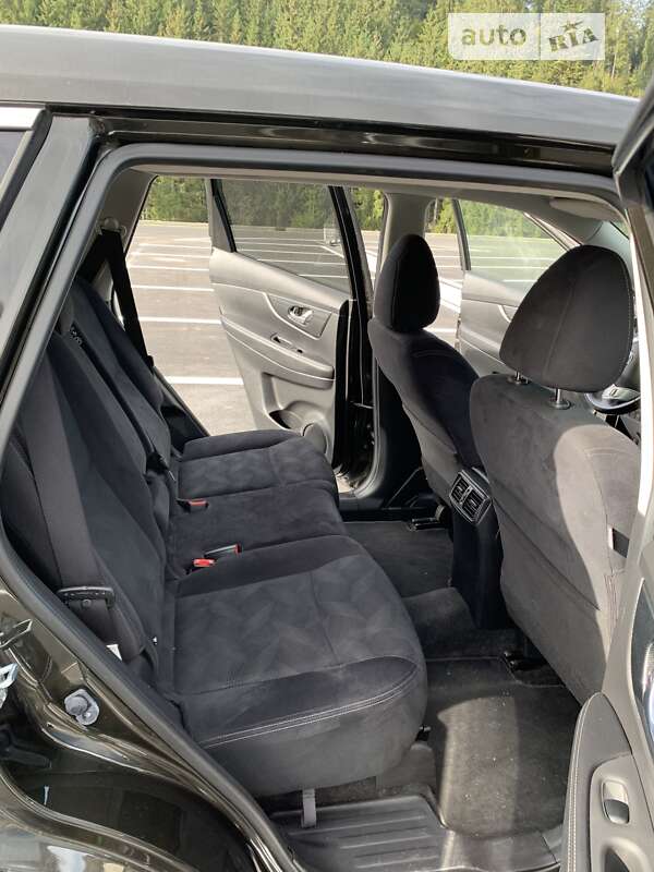 Внедорожник / Кроссовер Nissan X-Trail 2015 в Старом Самборе
