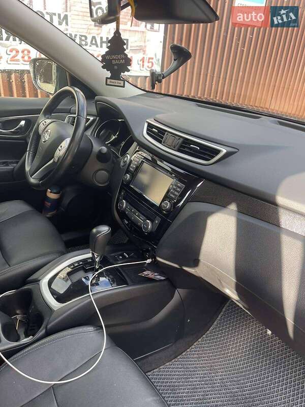 Позашляховик / Кросовер Nissan X-Trail 2014 в Володимирі