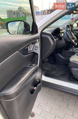 Внедорожник / Кроссовер Nissan X-Trail 2014 в 