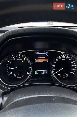 Внедорожник / Кроссовер Nissan X-Trail 2014 в 