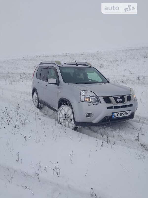 Внедорожник / Кроссовер Nissan X-Trail 2011 в Староконстантинове