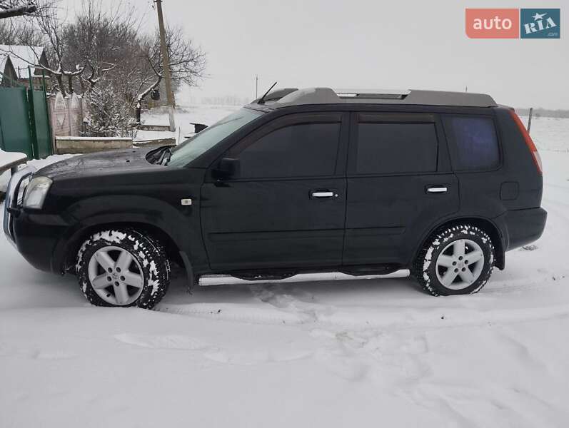 Внедорожник / Кроссовер Nissan X-Trail 2004 в Сахновщине