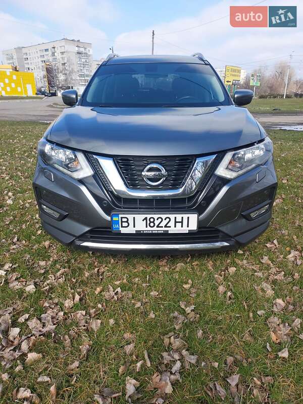 Внедорожник / Кроссовер Nissan X-Trail 2017 в Кременчуге
