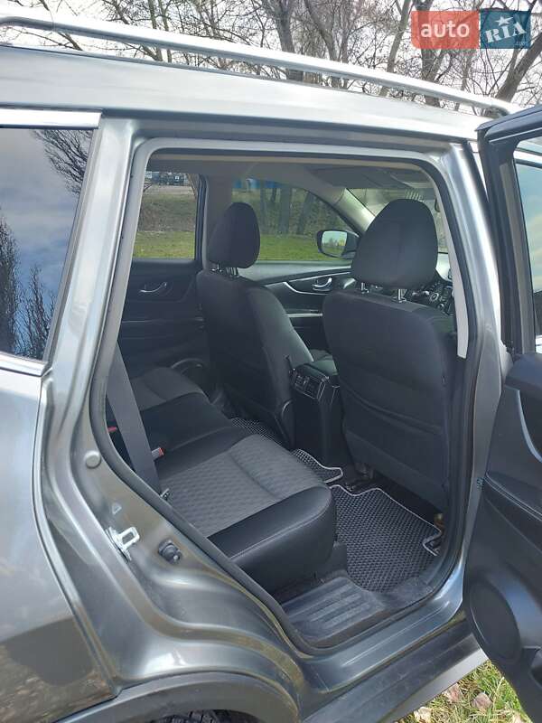 Внедорожник / Кроссовер Nissan X-Trail 2017 в Кременчуге