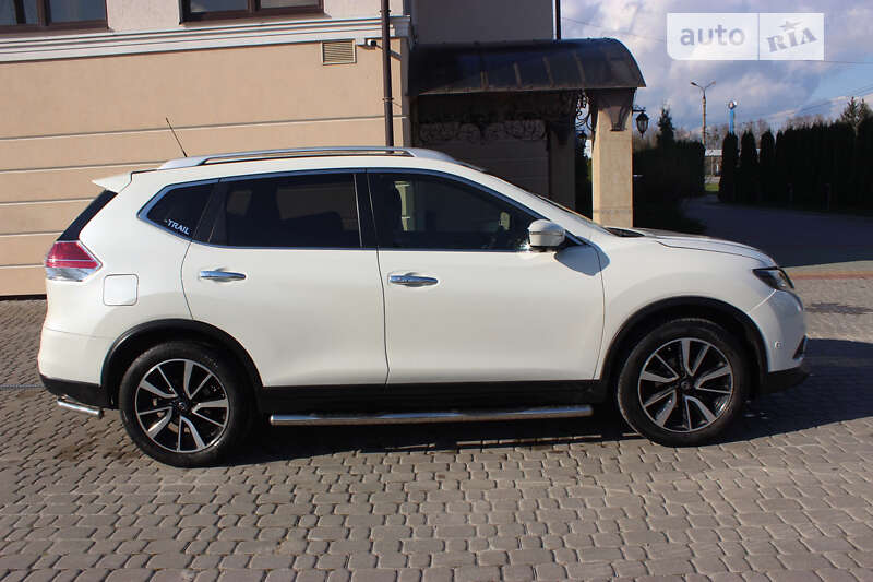 Позашляховик / Кросовер Nissan X-Trail 2015 в Дунаївцях