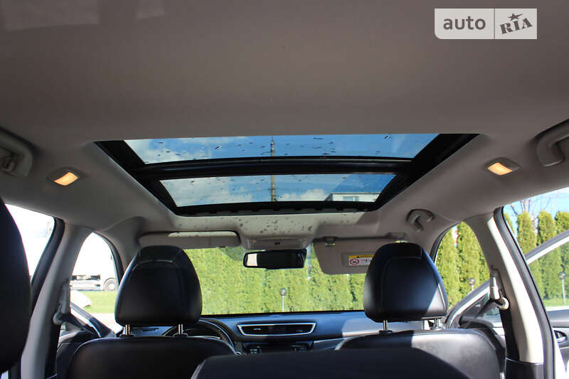 Позашляховик / Кросовер Nissan X-Trail 2015 в Дунаївцях