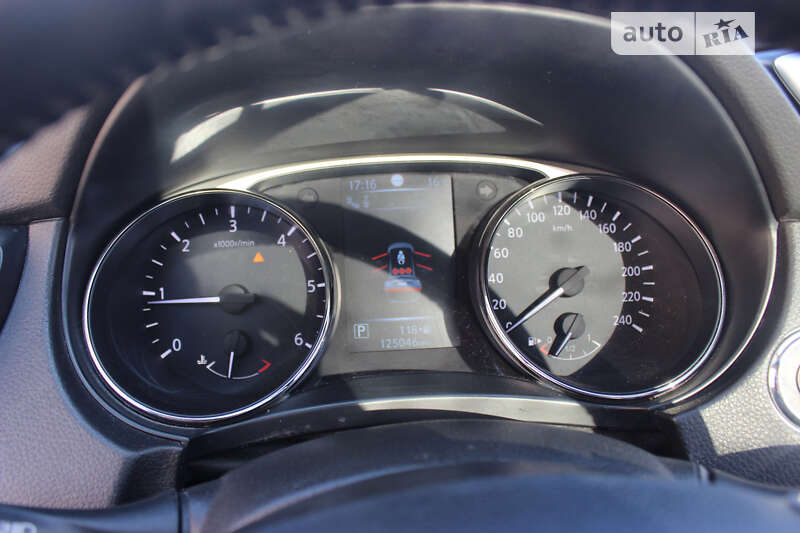 Позашляховик / Кросовер Nissan X-Trail 2015 в Дунаївцях