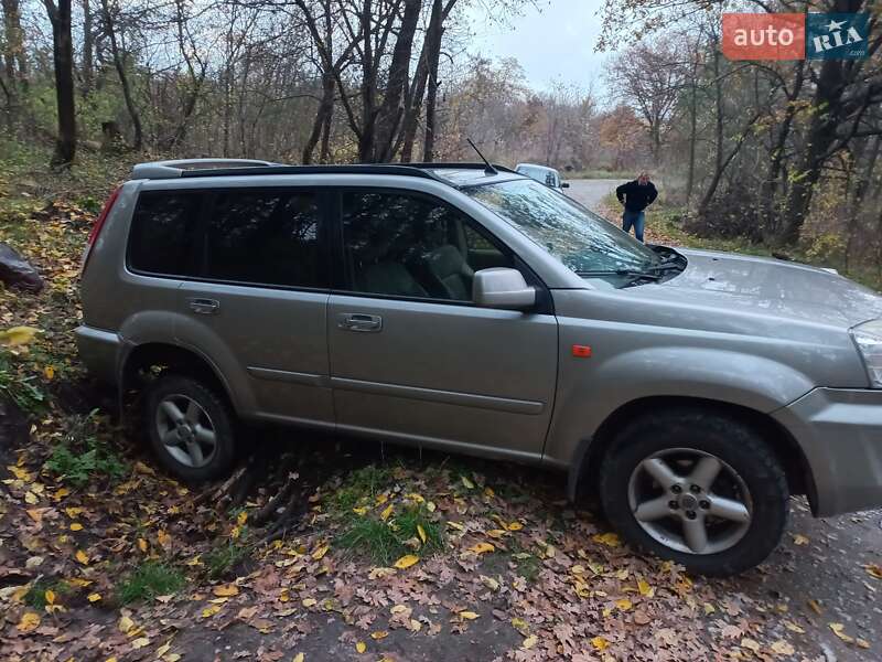 Позашляховик / Кросовер Nissan X-Trail 2005 в Дніпрі