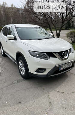 Позашляховик / Кросовер Nissan X-Trail 2017 в Кам'янському