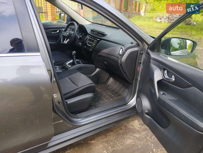 Внедорожник / Кроссовер Nissan X-Trail 2019 в Александрие