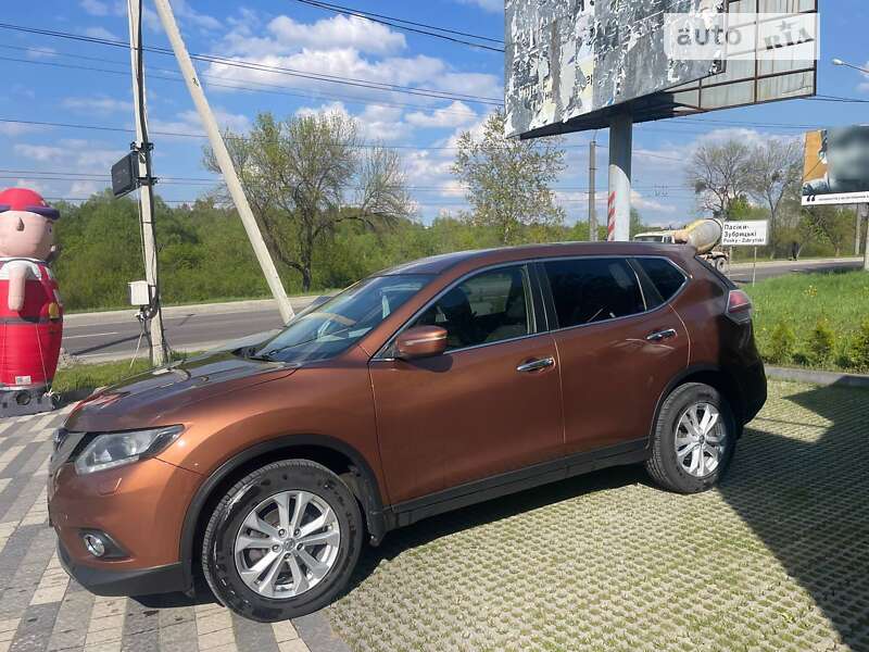 Внедорожник / Кроссовер Nissan X-Trail 2017 в Львове
