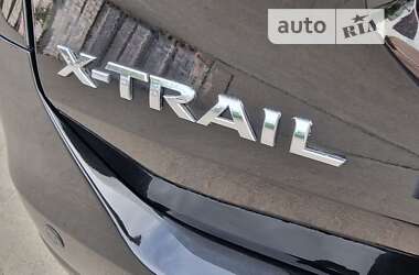 Позашляховик / Кросовер Nissan X-Trail 2015 в Чернівцях