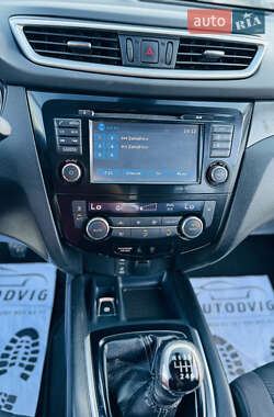 Внедорожник / Кроссовер Nissan X-Trail 2015 в 