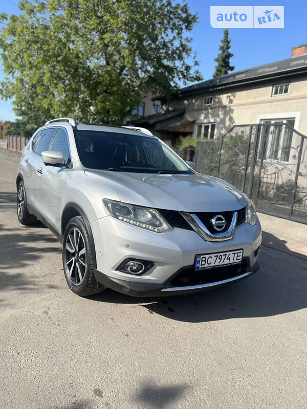 Позашляховик / Кросовер Nissan X-Trail 2015 в Рава-Руській